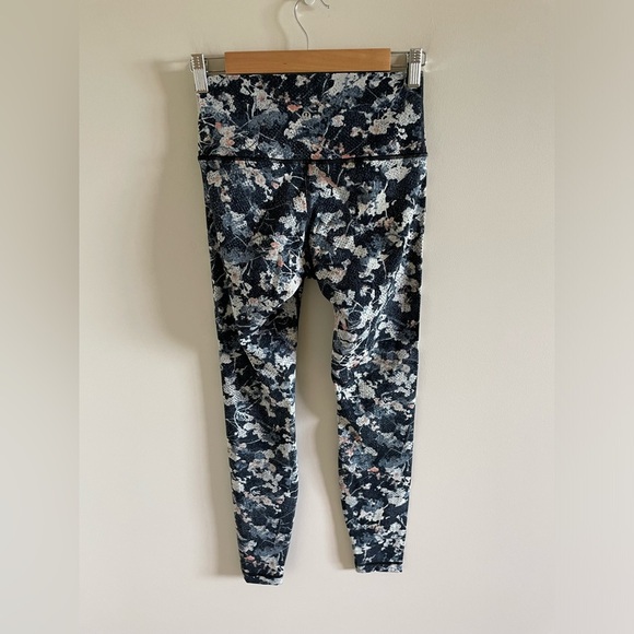 Lululemon Wunder Under Hi-Rise Tight 28" Spring Bloom Multi Legging Size 6 - Picture 7 of 10